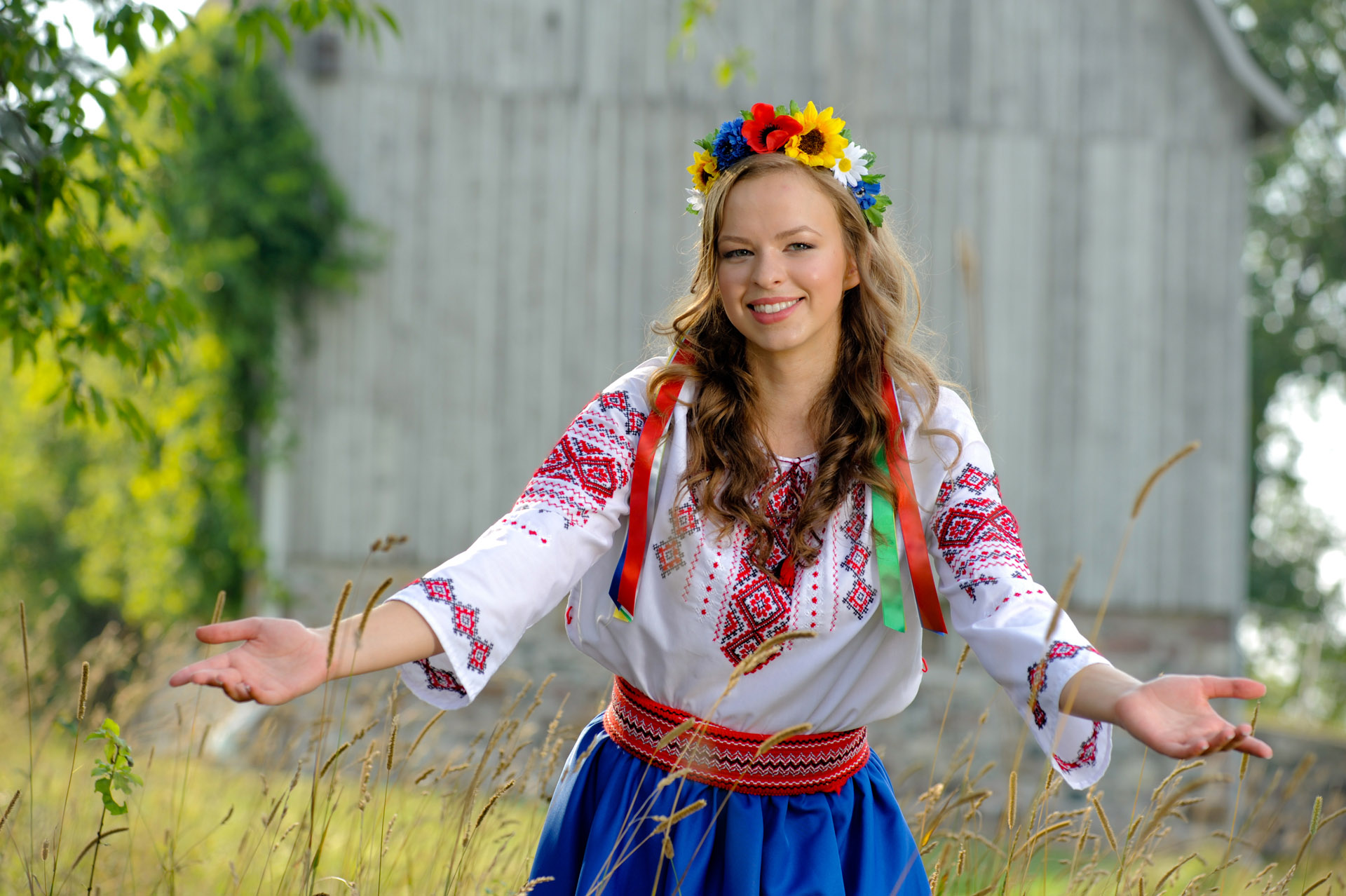 Troy , Michigan senior pictures photo taken of the high school senior doing a traditional Russian dance for her senior pictures in Troy, Michigan.